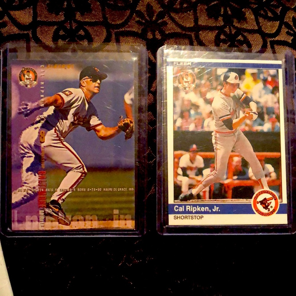 Cal Ripken jr . Cards - Picture 1 of 7